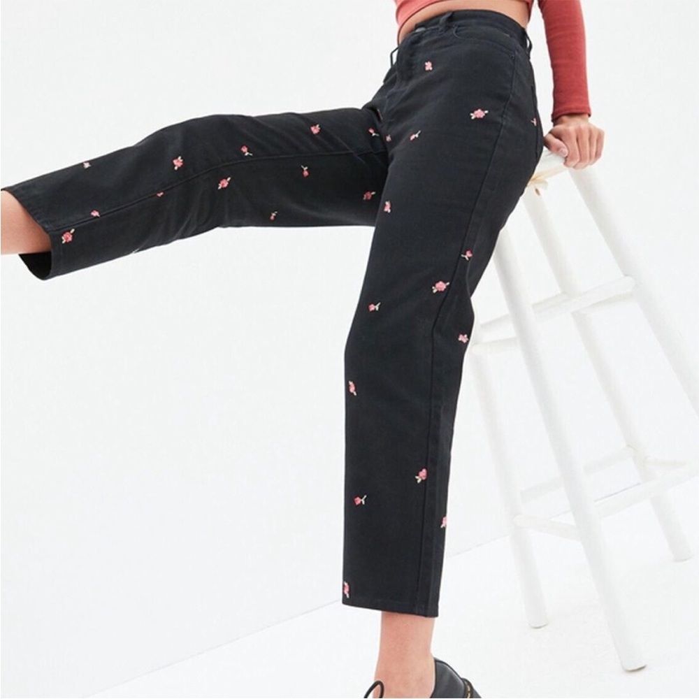 PacSun high rise straight rose embroidered black jeans